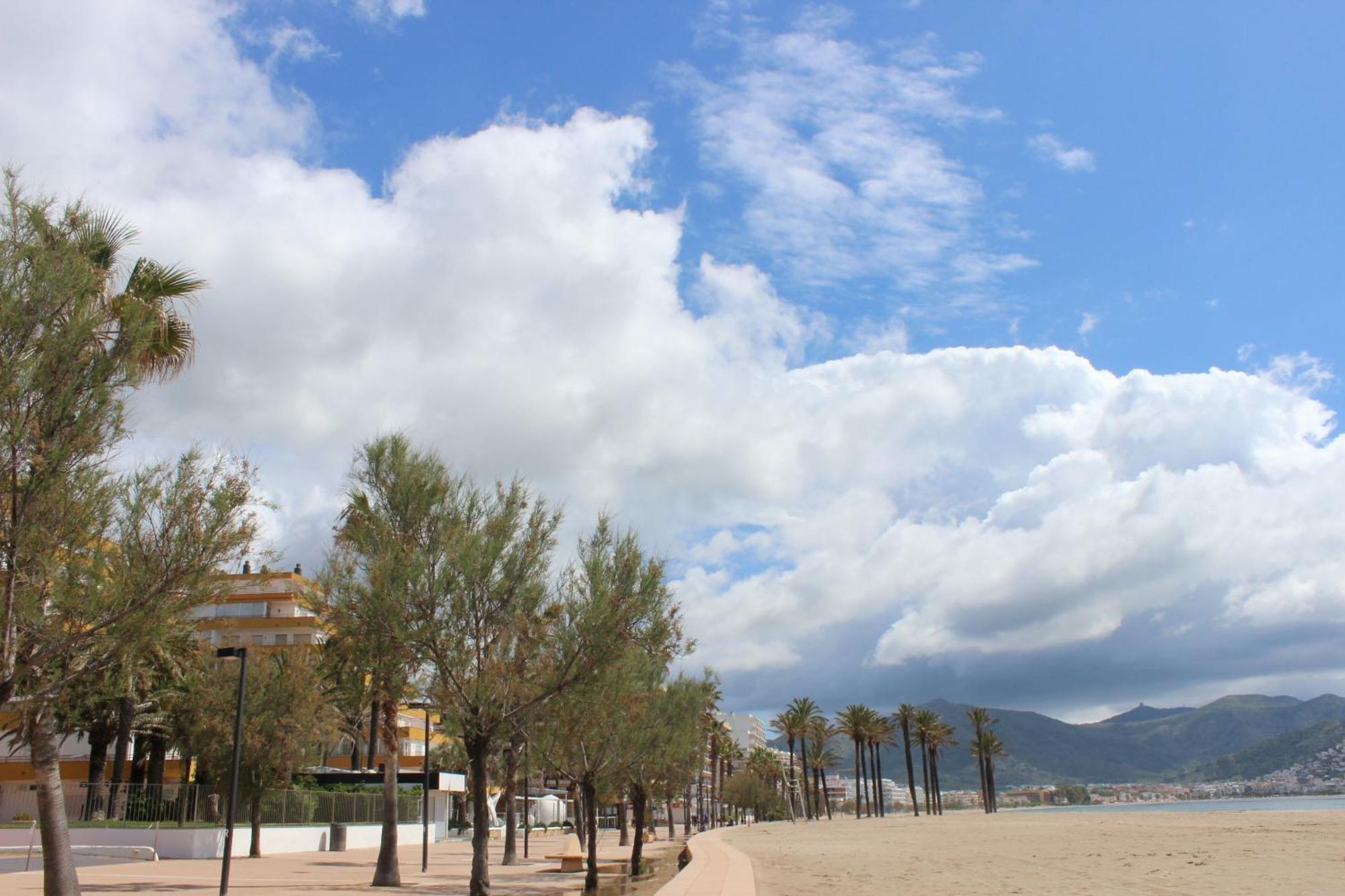 Beautiful Apartment In Front Of Beach, Pool, View Rosas Exterior foto
