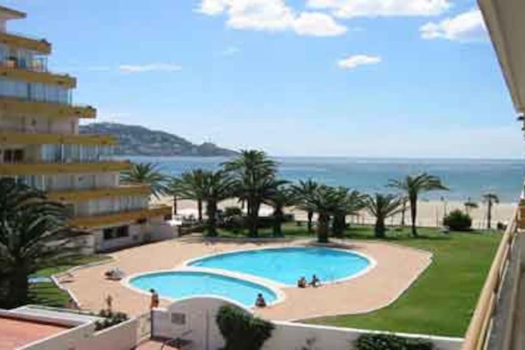 Beautiful Apartment In Front Of Beach, Pool, View Rosas Exterior foto